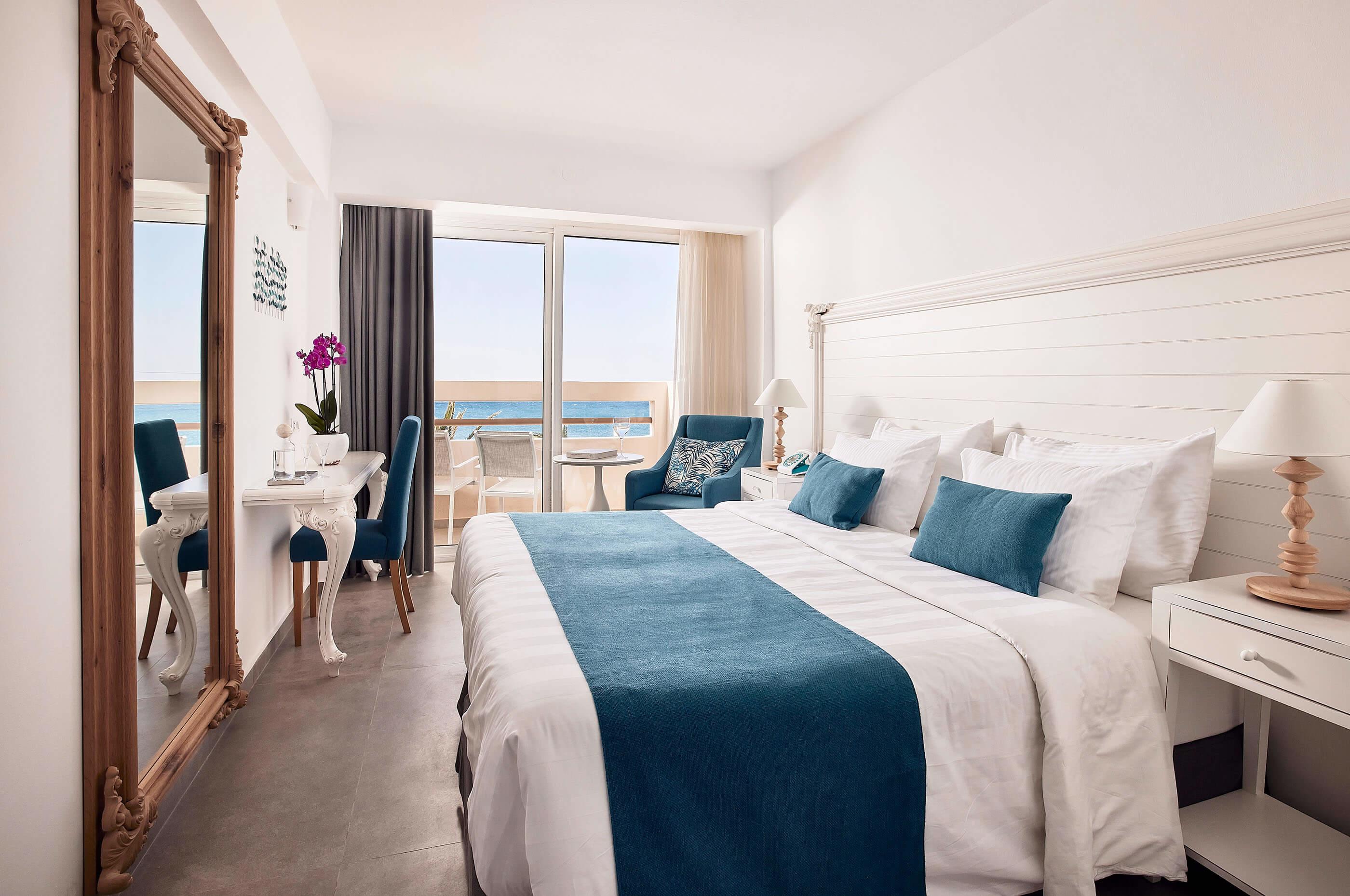 Superior room with sea view